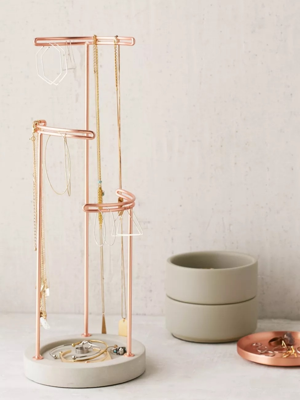 UMBRA Tesora Rose Gold Jewelry Organizer Stand with Concrete Base